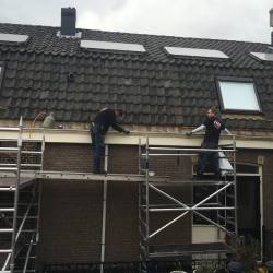 Installatie bureau - M.P. Habes - Zinken goot vervangen appartementen complex Leliestraat Hoorn